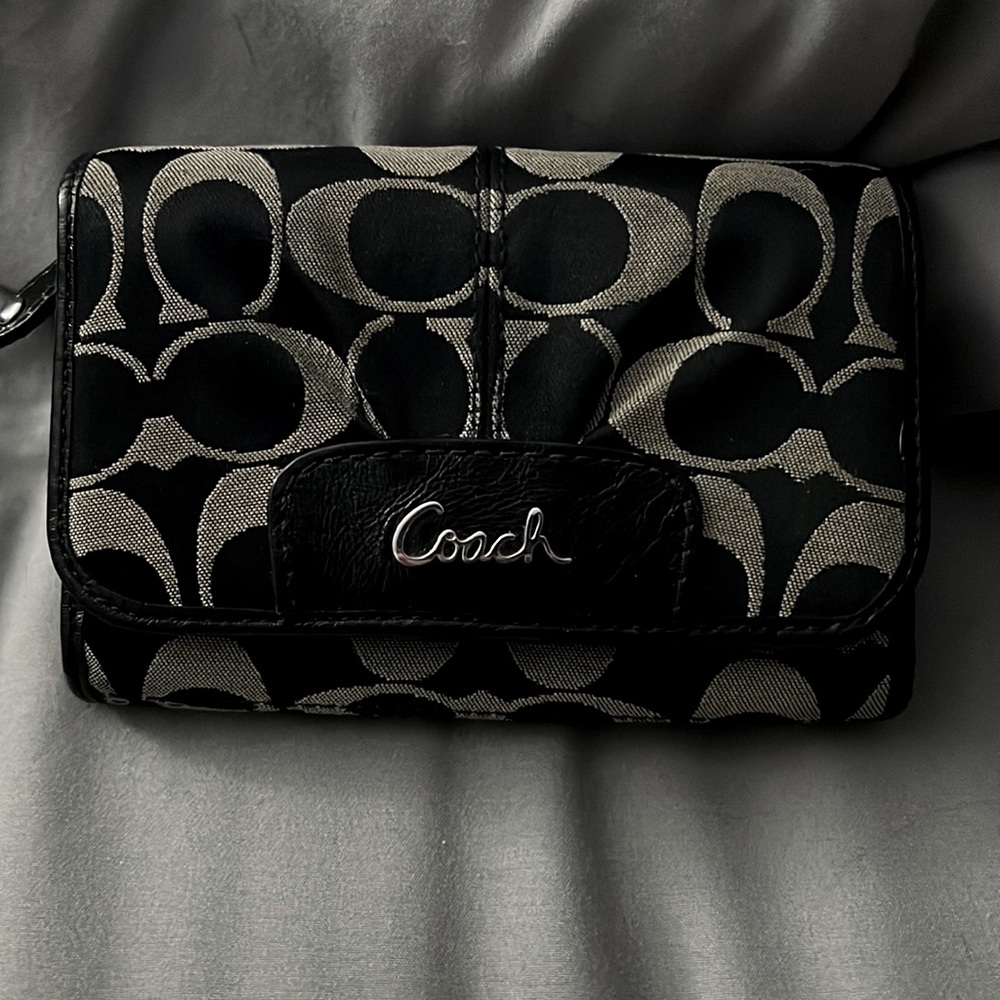 Coach signature fabric wallet